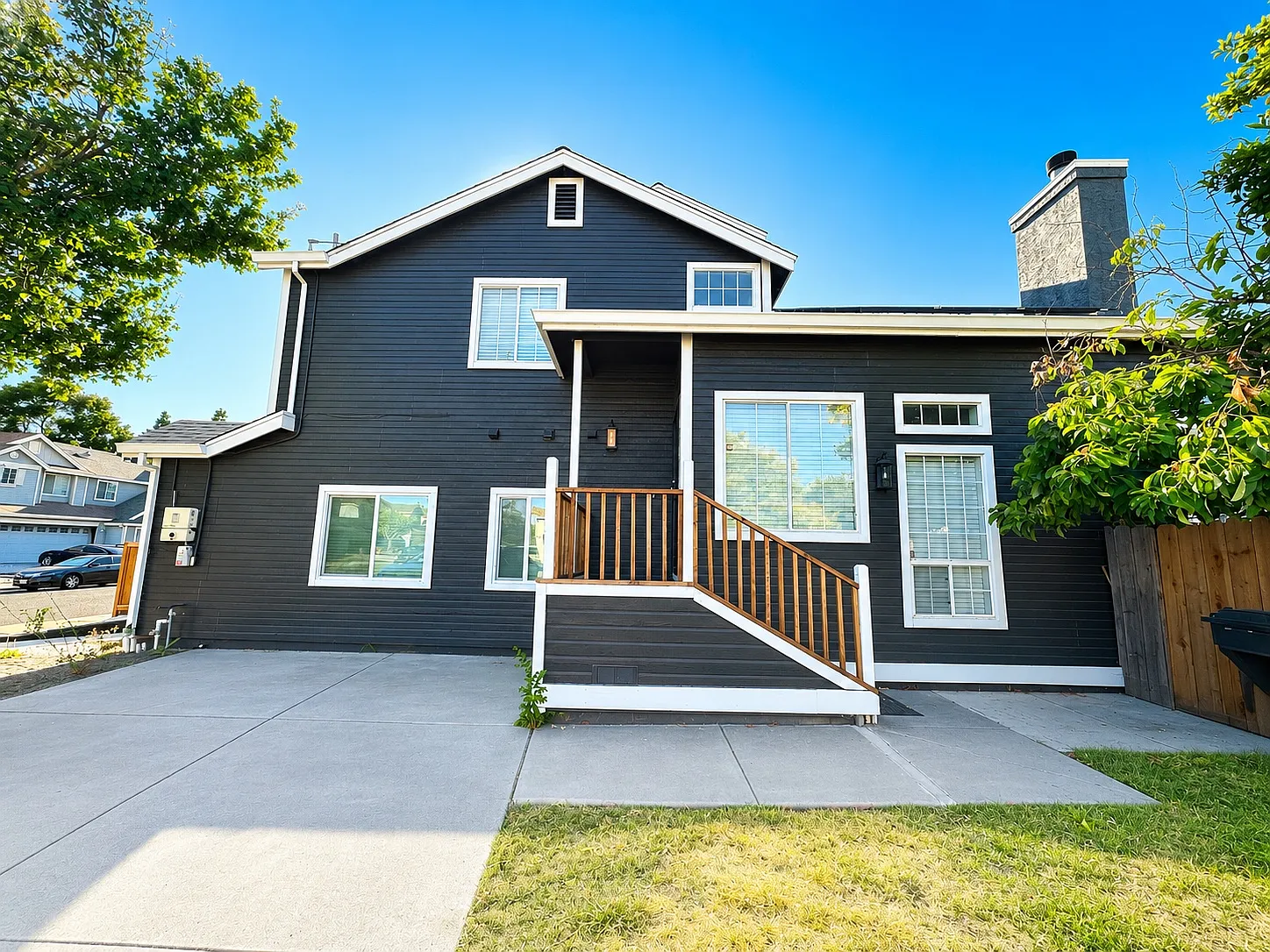 3 bed, 2.5 bath, 1158 sqft, $3,200 — Photo 1
