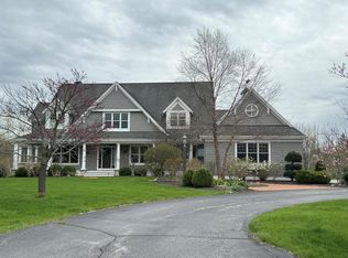 816 Trillium Ct, Grafton, WI 53024