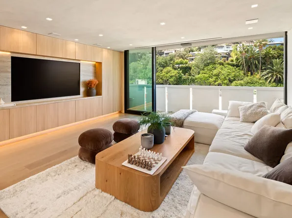 8787 Shoreham Dr, West Hollywood, CA