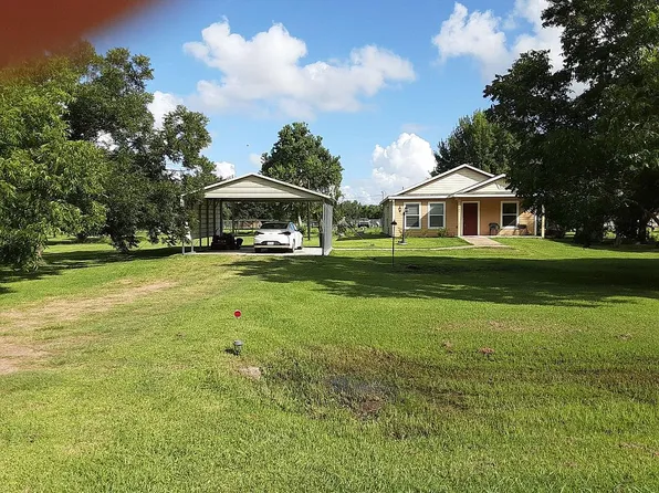 305 Winding Way N, Bay City, TX 77414