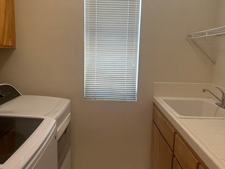 2104 Lynwood Way — Photo 15