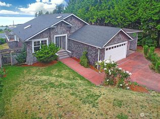 3586 S Camano Dr, Camano Island, WA 98282