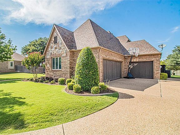 2nd image of 211 Cedar Rock Ct