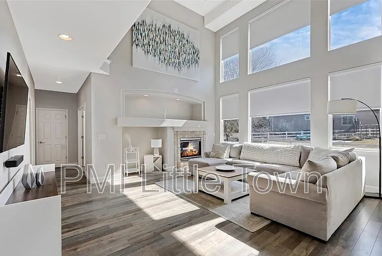 24646 E Florida Ave — Photo 5