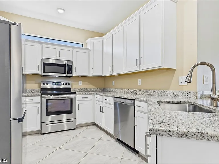 14050 Pine Lodge Ln — Photo 8