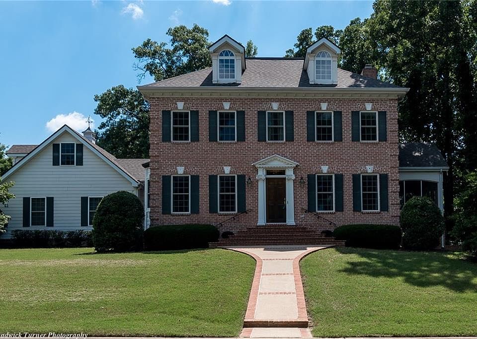 1st image of 64 Stonehenge Dr