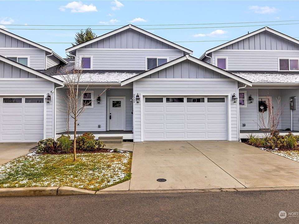 1st image of 2555 Natola Drive SE