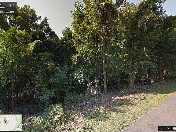 2nd image of 13 Dellwood Ln