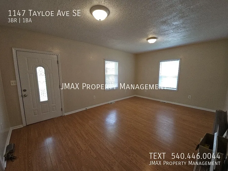 Charming 3 Bedroom Home with Plenty of Living Space — Photo 2