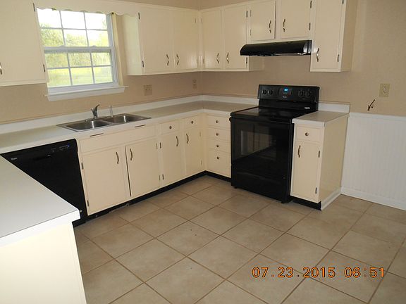 4th image of 24 River Park Dr