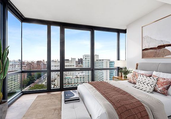 4th image of 302 E 96th St Unit Ph3n
