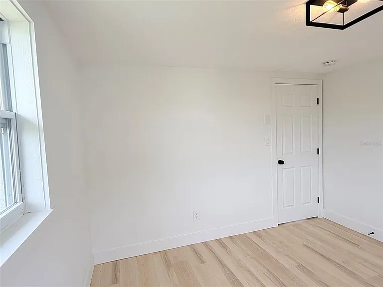13617 Frances Ave — Photo 12
