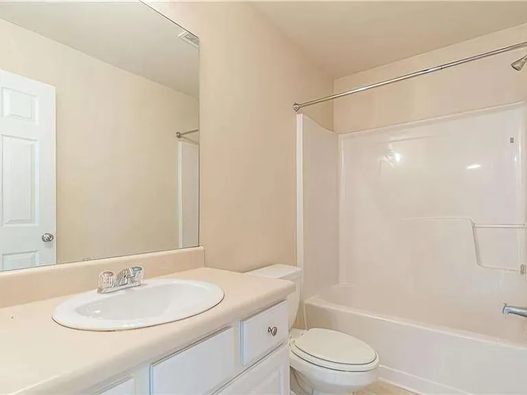 4247 Youngstown Cir #4247 — Photo 10