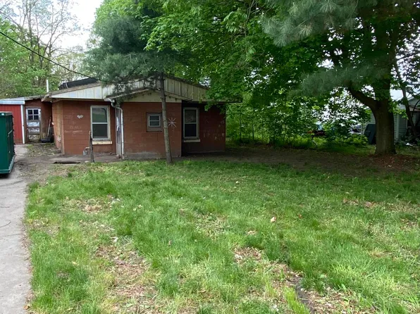 102 E Beers St, Decatur, MI 49045