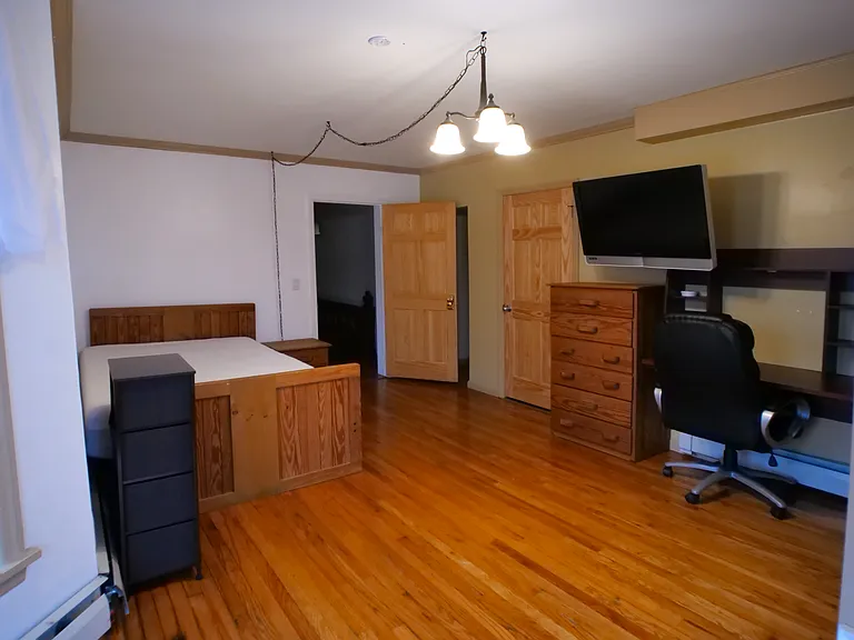 36 Lincoln Ave #1 — Photo 3