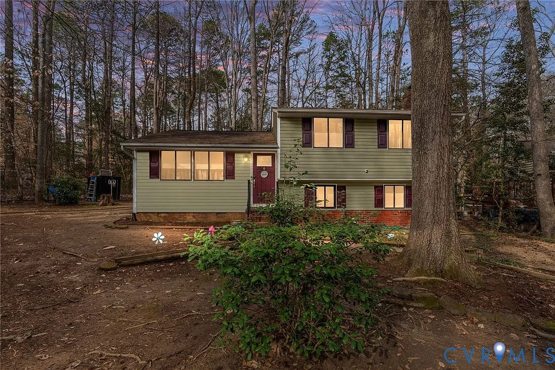 13313 Farm Crest Ct photo 1