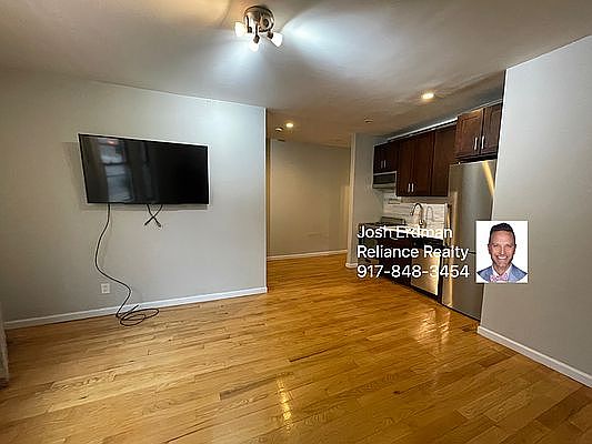 3rd image of 1 Convent Ave APT 1
