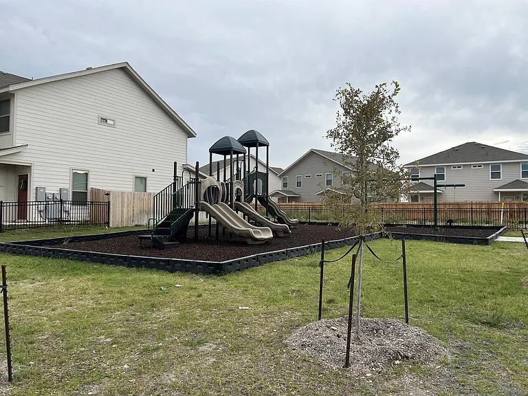 7610 Gramercy Way #101 — Photo 34