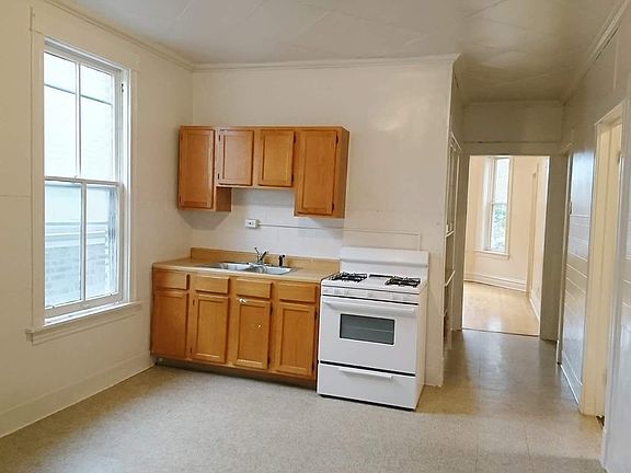 4th image of 3643 S Hermitage Ave