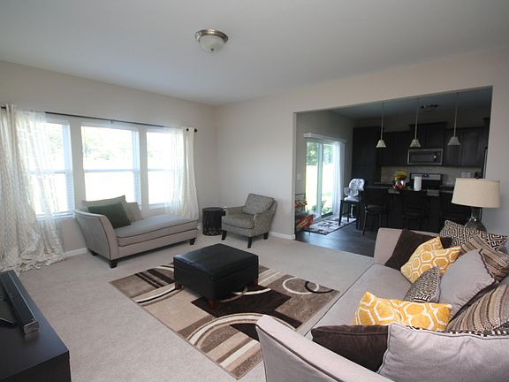 5th image of 59311 Ravenna Dr
