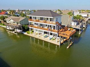 16615 Sandpiper Rd, Jamaica Beach, TX 77554