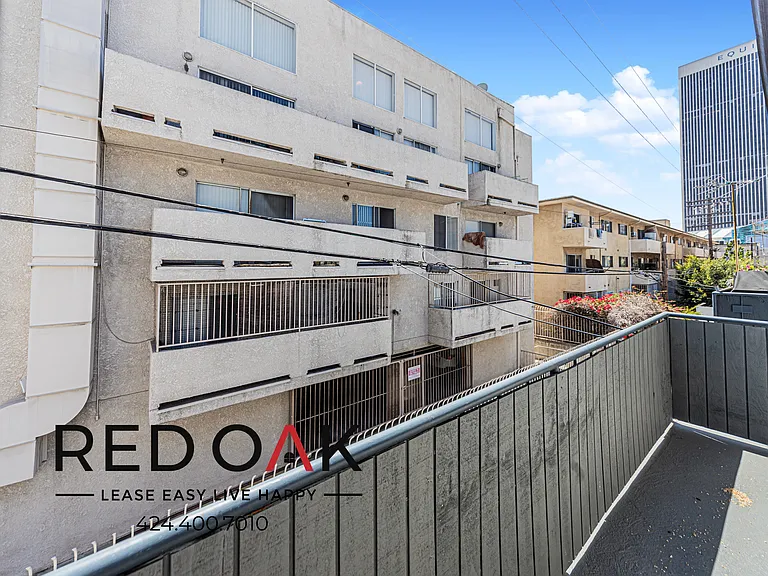 514 S Mariposa Ave #208 — Photo 6