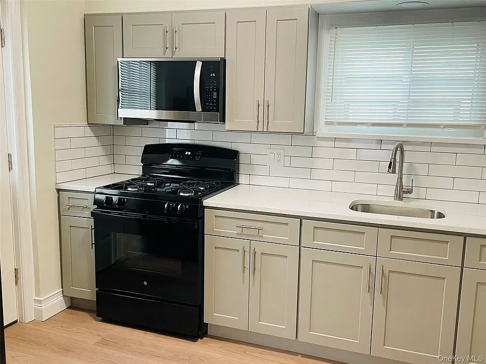 16 Evergreen Dr #1