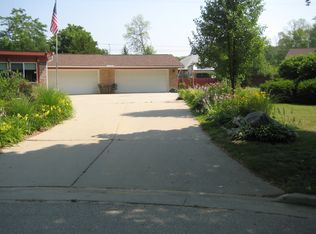 4516 Bond Ct, Midland, MI 48640