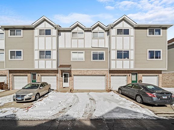2nd image of 7552 Heritage Ct Unit 7552