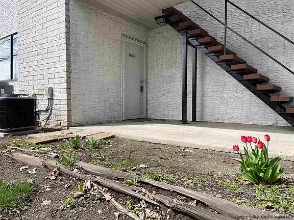 2nd image of 1603 Baldwin Ln #1603