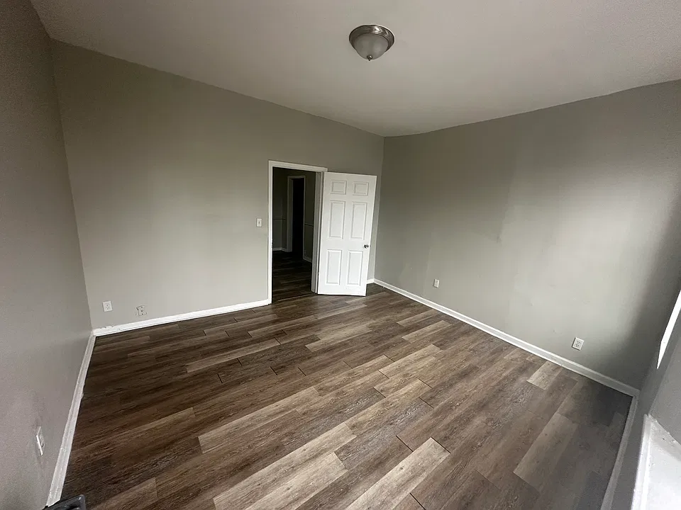 491 Clinton Ave #3