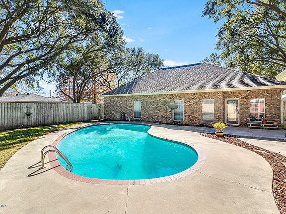 2nd image of 3711 Tamara Dr
