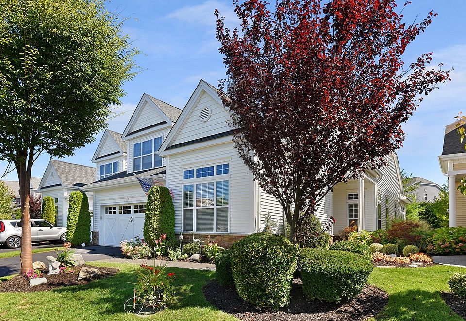 1st image of 102 Mozart Ct