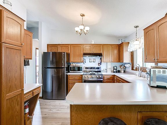 5th image of 2561 Cochrane Dr
