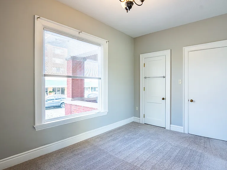 535 W Berry St #2 — Photo 27