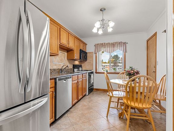 3rd image of 17 Bayberry Dr APT 1
