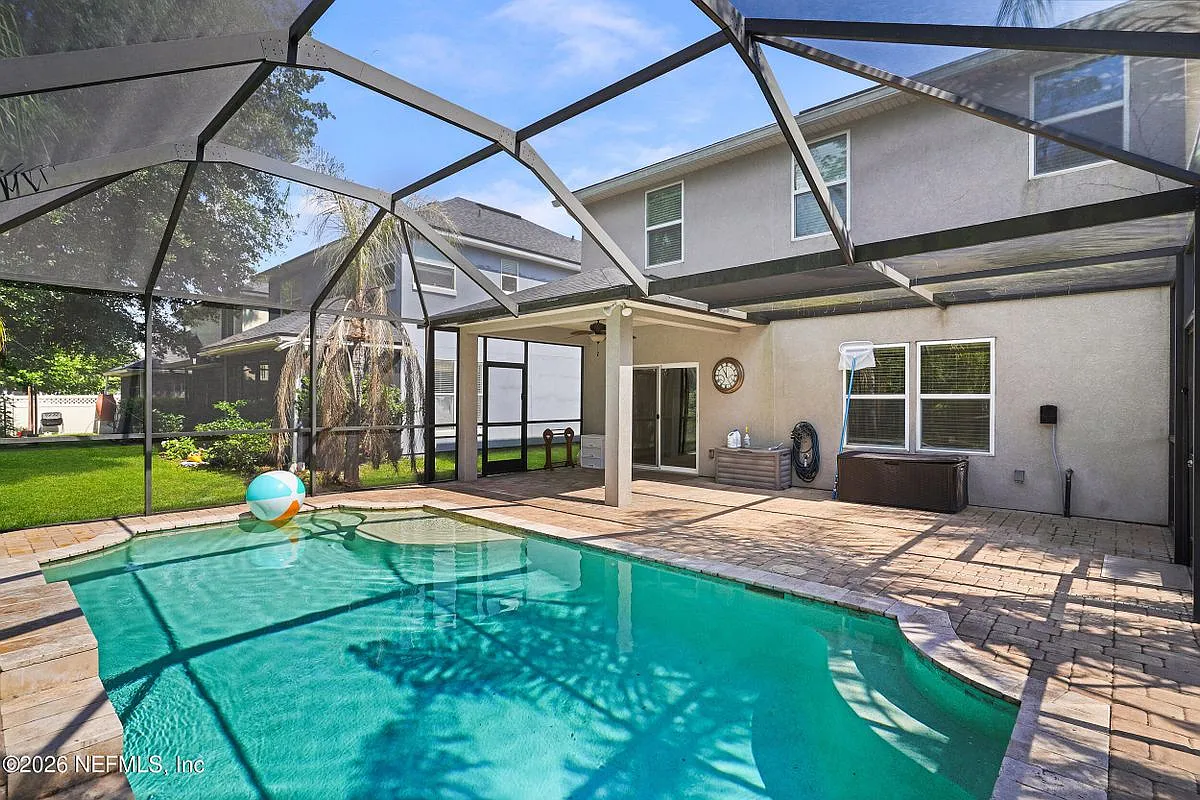 4 bed, 3.0 bath, 2127 sqft, $3,300 — Photo 4