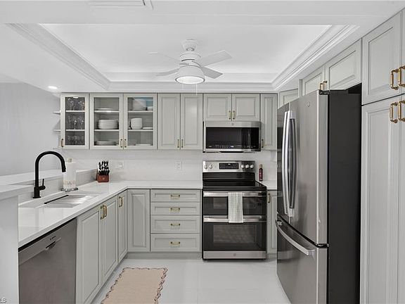 4th image of 26000 Hickory BLVD #705