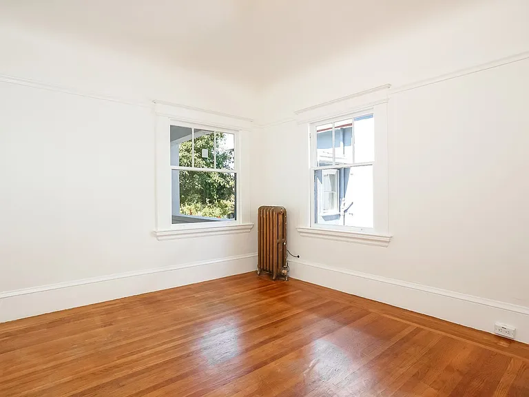 6458 Colby St — Photo 22