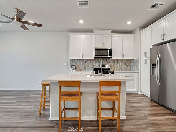 2nd image of 1750 Cayton Loop