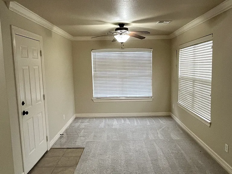 3553 E Crow Ln — Photo 7