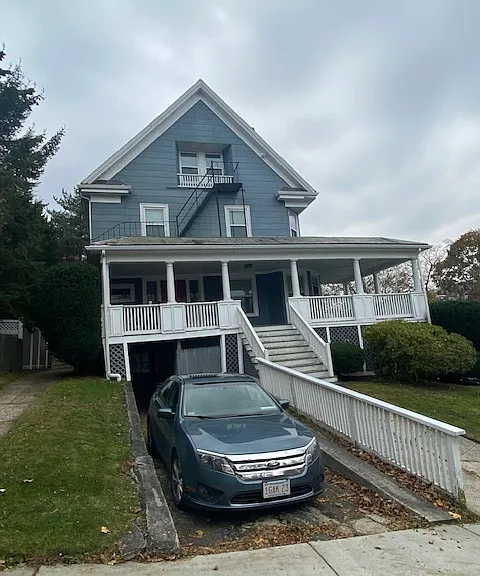 85 Grandview Ave — Photo 1