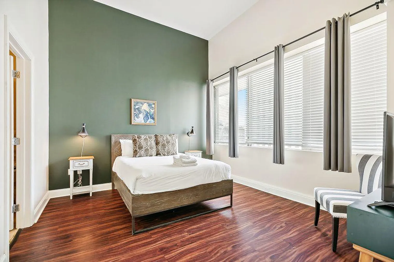 1 bed, 2.0 bath, 430 sqft, $4,203 — Photo 4