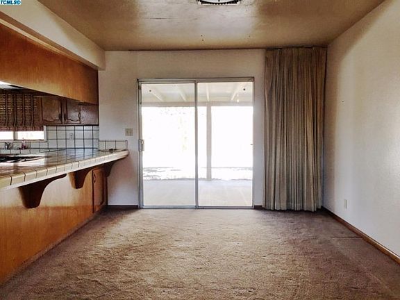 5th image of 500 W Magnolia Ave