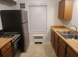 275 W Decorah Rd #2, West Bend, WI 53095
