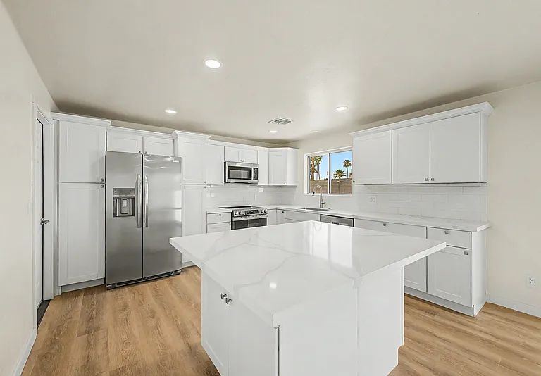 3430 E Poinsettia Dr — Photo 12