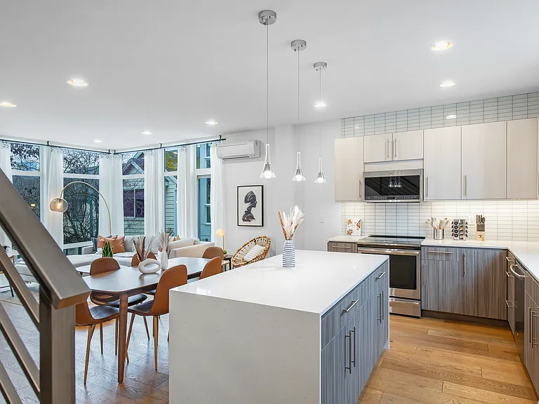 205 16th Ave #B — Photo 8