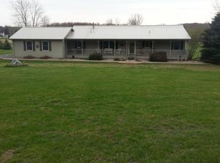 2633 Genesee Rd, Jonesville, MI 49250
