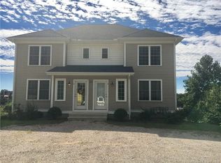 22 Hammer Pl #B, Branford, CT 06405