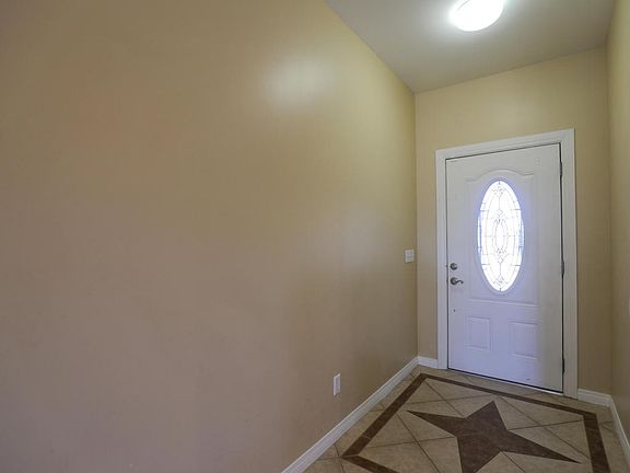 5th image of 8812 Catalpa Ave